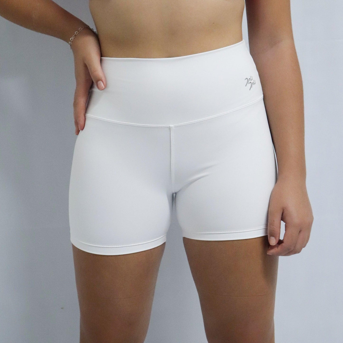 Short curto off white